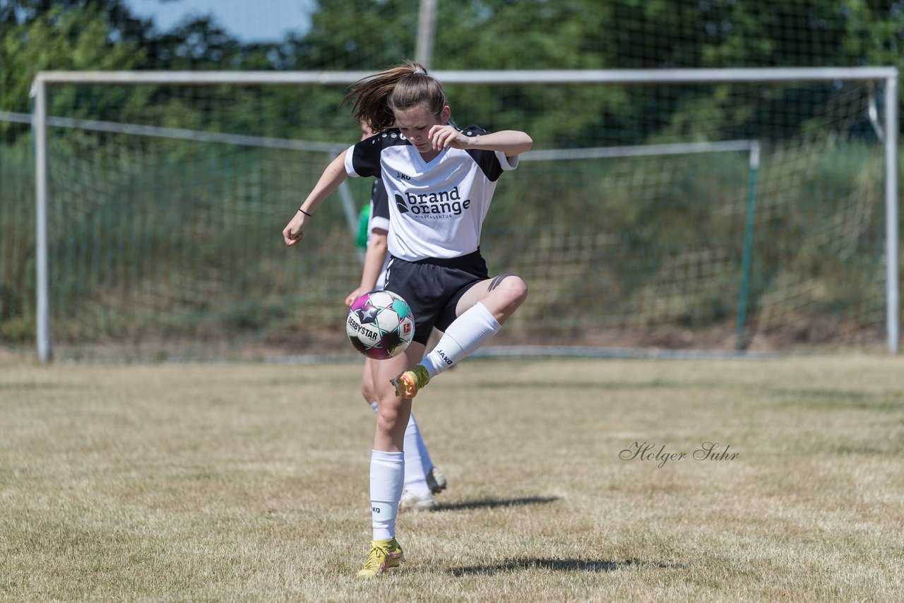 Bild 69 - wBJ TuRa Meldorf/Buesum - JFV Luebeck : Ergebnis: 1:0